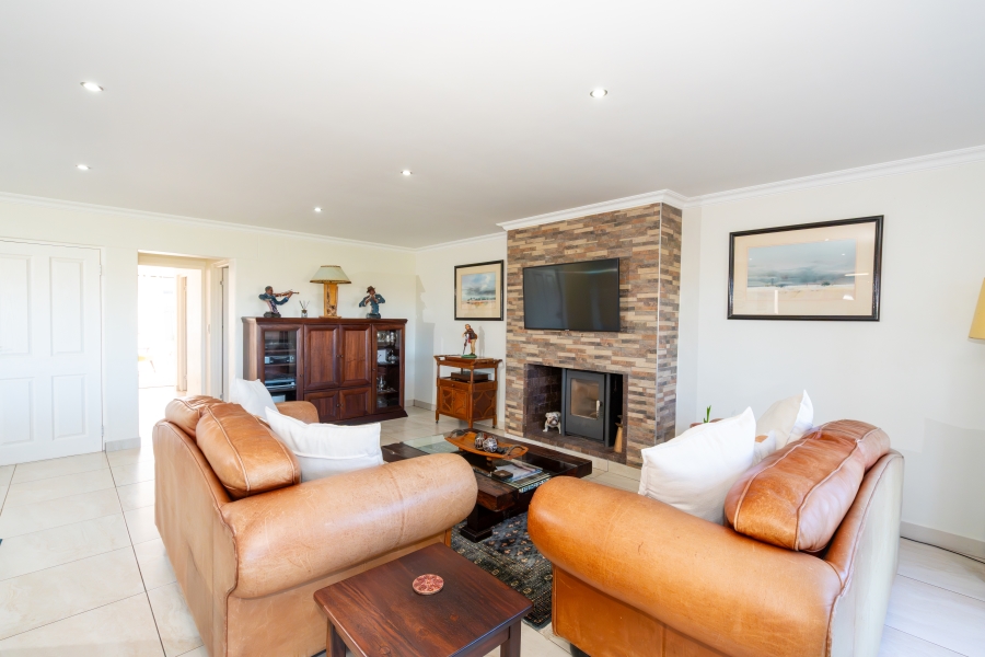 4 Bedroom Property for Sale in Sunset Estate Western Cape